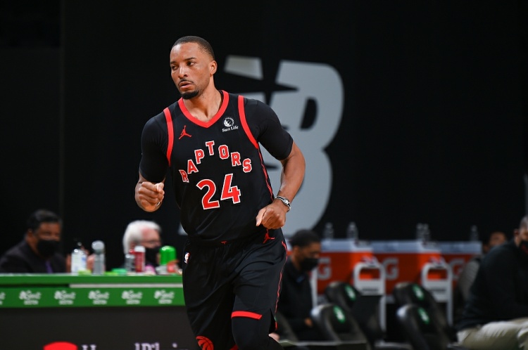 坐镇主场的 坐镇主场的